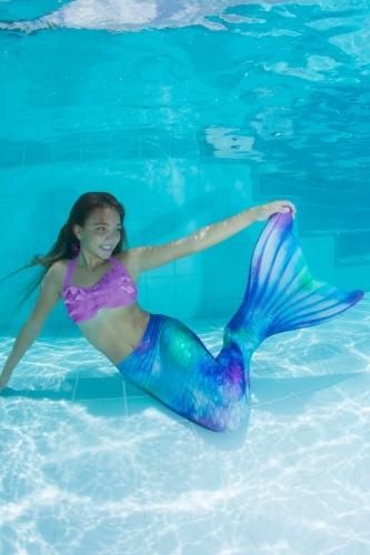 FinFun Cola de sirena Watercolour Waves Talla S (Edad 6)