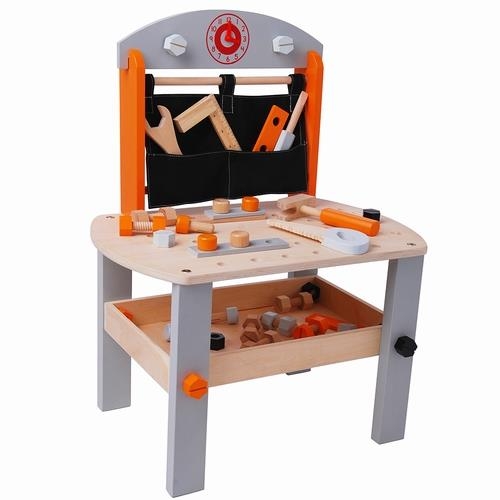 Playwood Workbench con herramientas